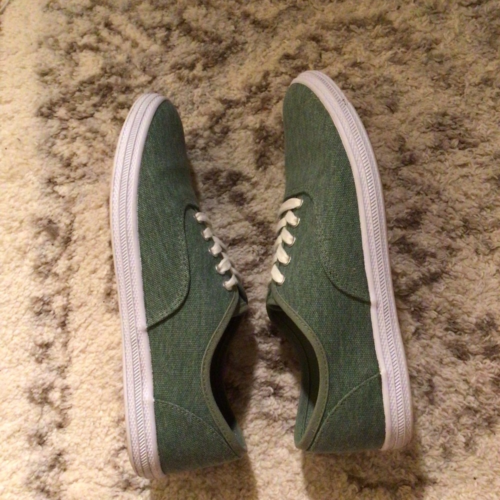 Universal Thread Sneakers - Picture 4 of 5